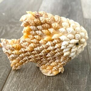 Small decorative fish made of small seashells EUC
